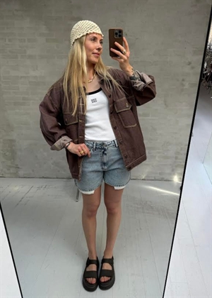 Isla denim shorts Light Blue Wash Oval Square 